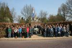 Adopteer een monument - St. Victorschool bij monument KW-III, 15 april 2011