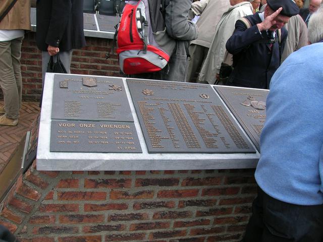 Plaquette -  foto : Arie van Veen